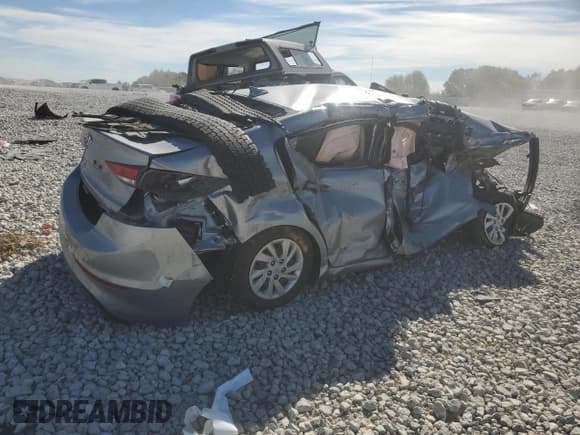 ✅ 2017 Hyundai Elantra SE • VIN: 5NPD74LF4HH079305 • Lot: 84813915. Listed on Copart with Not provided. Free auction sales archive from the USA and detailed vehicle history report at DreamBid. Image 3.