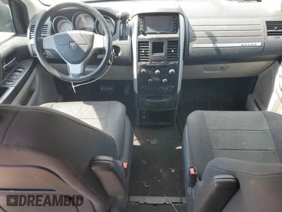 2008 Dodge Grand Caravan SXT with VIN 1D8HN54P98B189564, listed as a Copart auction lot 81112745 with 200,557 mi miles and Salvage title. Bid and sale history available at DreamBid. Image 8.