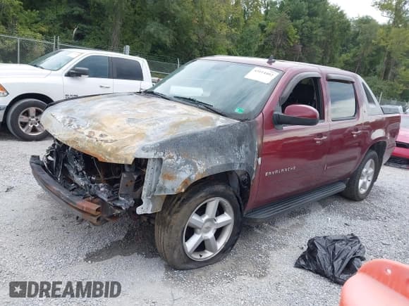✅ 2008 Chevrolet Avalanche 1LT • VIN: 3GNFK12388G264972 • Lot: 43114402. Wystawiony na IAAI z przebiegiem Nie podano. Bezpłatny archiwum sprzedaży aukcyjnych z USA i szczegółowy raport historii pojazdu na DreamBid. Zdjęcie 2.
