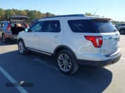 ✅ 2019 Ford Explorer XLT • VIN: 1FM5K7D84KGA68090 • Lot: 43597521. Wystawiony na IAAI z przebiegiem 96 109 mil. Bezpłatny archiwum sprzedaży aukcyjnych z USA i szczegółowy raport historii pojazdu na DreamBid. Zdjęcie 3.