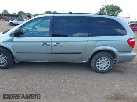 ✅ 2003 Dodge Caravan Sport • VIN: 2D4GP44R83R328676 • Lot: 43239791. Listed on IAAI with 139,555 mi. Free auction sales archive from the USA and detailed vehicle history report at DreamBid. Image 14.