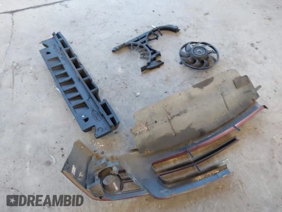 ✅ 2005 Ford Freestyle Limited • VIN: 1FMDK061X5GA65279 • Лот: 43820073. Опубликован ранее на IAAI с пробегом Не указан. Бесплатный доступ к архиву аукционных продаж из США и подробный отчёт об истории автомобиля на DreamBid. Изображение 12.