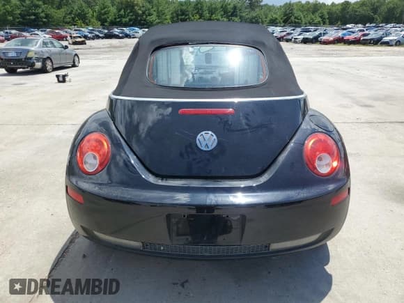 ✅ 2007 Volkswagen Beetle • VIN: 3VWRF31Y07M407381 • Lot: 66294405. Wystawiony na Copart z przebiegiem 149 958 mil. Bezpłatny archiwum sprzedaży aukcyjnych z USA i szczegółowy raport historii pojazdu na DreamBid. Zdjęcie 6.