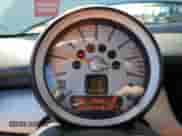 2009 MINI Hardtop с VIN WMWMF33589TW77993, выставлен на аукционе Copart как лот 86890795 с пробегом 114 257 миль миль и Списание • Salvage title. История ставок и продаж доступна на DreamBid. Изображение 9.