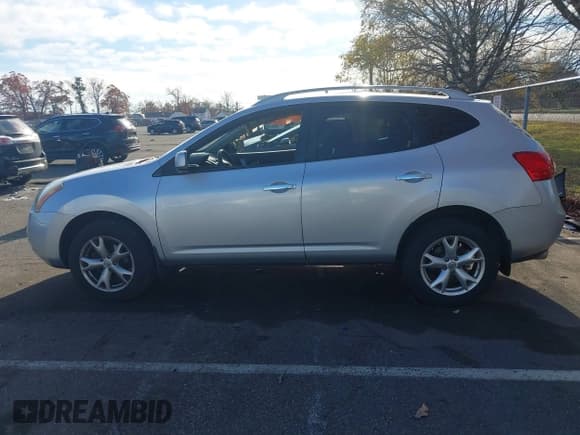 ✅ 2010 Nissan Rogue SL • VIN: JN8AS5MV0AW101365 • Lot: 43613712. Wystawiony na IAAI z przebiegiem 142 491 mil. Bezpłatny archiwum sprzedaży aukcyjnych z USA i szczegółowy raport historii pojazdu na DreamBid. Zdjęcie 14.