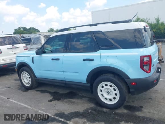 ✅ 2025 Ford Bronco Sport Heritage • VIN: 3FMCR9GN7SRE35931 • Lot: 42673390. Listed on IAAI with 930 mi. Free auction sales archive from the USA and detailed vehicle history report at DreamBid. Image 14.