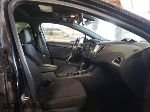 ✅ 2018 Chevrolet Cruze LT • VIN: 1G1BE5SM1J7161661 • Lot: 59702492. Listed on Copart with 99,636 mi. Free auction sales archive from the USA and detailed vehicle history report at DreamBid. Image 5.