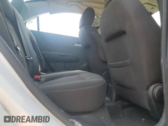 2016 Chevrolet Sonic LT с VIN 1G1JC5SH0G4159074, выставлен на аукционе Copart как лот 73033914 с пробегом 172 478 миль миль и Списание • Salvage title. История ставок и продаж доступна на DreamBid. Изображение 10.