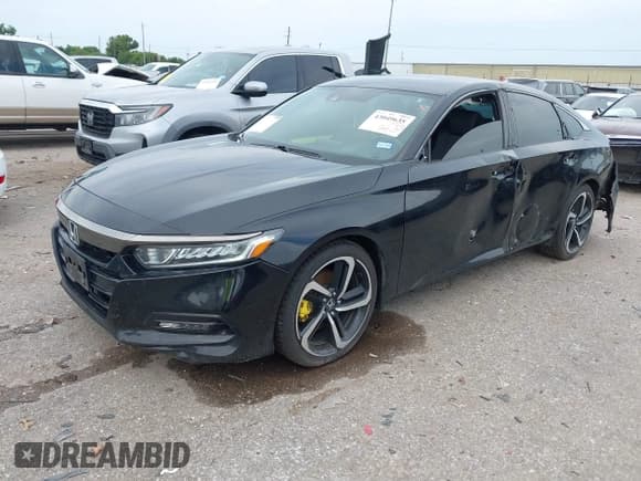 ✅ 2019 Honda Accord Sport • VIN: 1HGCV1F30KA157435 • Лот: 43049635. Опубликован ранее на IAAI с пробегом 111 526 миль. Бесплатный доступ к архиву аукционных продаж из США и подробный отчёт об истории автомобиля на DreamBid. Изображение 2.