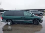✅ 1997 Plymouth Grand Voyager • VIN: 2P4GP44R5VR377345 • Lot: 41435749. Wystawiony na IAAI z przebiegiem 191 298 mil. Bezpłatny archiwum sprzedaży aukcyjnych z USA i szczegółowy raport historii pojazdu na DreamBid. Zdjęcie 13.