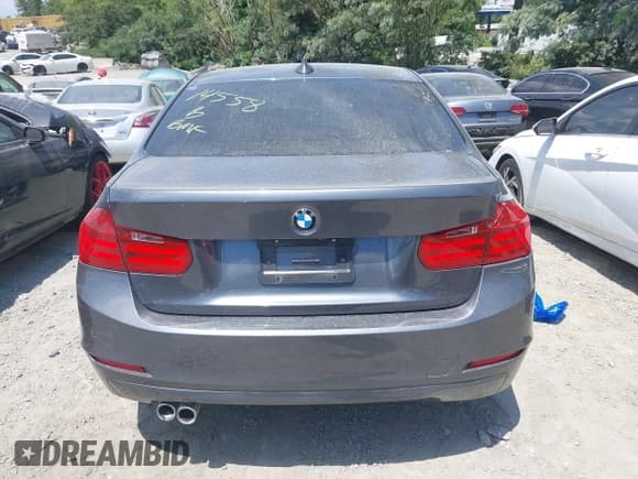 ✅ 2015 BMW 3 Series 328i xDrive • VIN: WBA3B5G53FNS14558 • Lot: 42847313. Listed on IAAI with 108,615 mi. Free auction sales archive from the USA and detailed vehicle history report at DreamBid. Image 16.