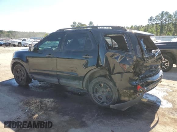 ✅ 2015 Ford Police Interceptor Utility • VIN: 1FM5K8AR9FGA21632 • Лот: 86865245. Опубликован ранее на Copart с пробегом 155 657 миль. Бесплатный доступ к архиву аукционных продаж из США и подробный отчёт об истории автомобиля на DreamBid. Изображение 2.