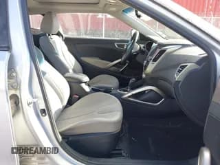 ✅ 2012 Hyundai Veloster w/Gray Int • VIN: KMHTC6AD5CU061815 • Lot: 41509535. Wystawiony na IAAI z przebiegiem 146 229 mil. Bezpłatny archiwum sprzedaży aukcyjnych z USA i szczegółowy raport historii pojazdu na DreamBid. Zdjęcie 5.