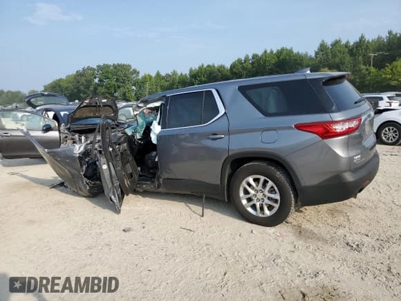 ✅ 2021 Chevrolet Traverse LS • VIN: 1GNERFKW8MJ122578 • Lot: 68529624. Wystawiony na Copart z przebiegiem Nie podano. Bezpłatny archiwum sprzedaży aukcyjnych z USA i szczegółowy raport historii pojazdu na DreamBid. Zdjęcie 2.