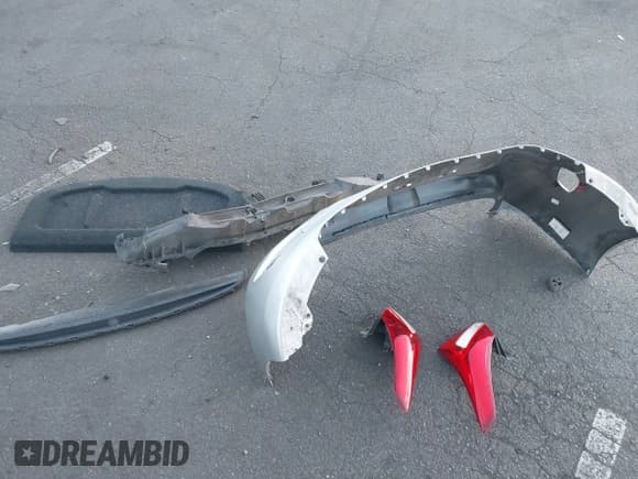 ✅ 2013 Hyundai Elantra • VIN: KMHD35LE8DU109118 • Lot: 43599644. Listed on IAAI with 148,008 mi. Free auction sales archive from the USA and detailed vehicle history report at DreamBid. Image 12.