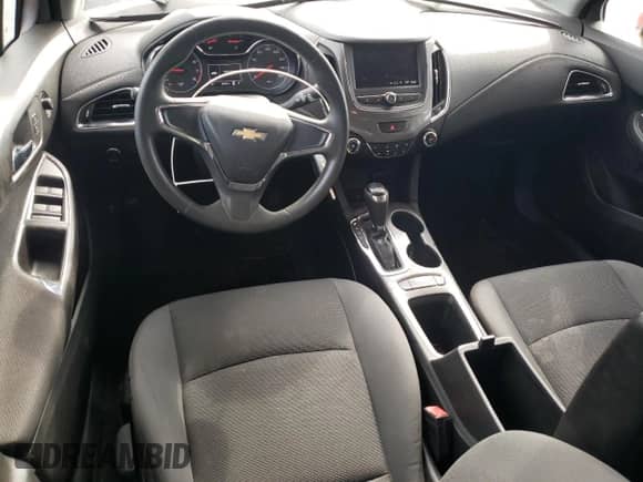 2019 Chevrolet Cruze LS с VIN 1G1BC5SM4K7127995, выставлен на аукционе Copart как лот 74367394 с пробегом 61 318 миль миль и Списание • Salvage title. История ставок и продаж доступна на DreamBid. Изображение 8.