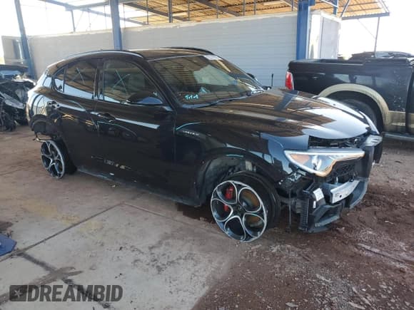 ✅ 2022 Alfa Romeo Stelvio Ti • VIN: ZASPAKBN6N7D47743 • Lot: 82329235. Wystawiony na Copart z przebiegiem 16 619 mil. Bezpłatny archiwum sprzedaży aukcyjnych z USA i szczegółowy raport historii pojazdu na DreamBid. Zdjęcie 4.