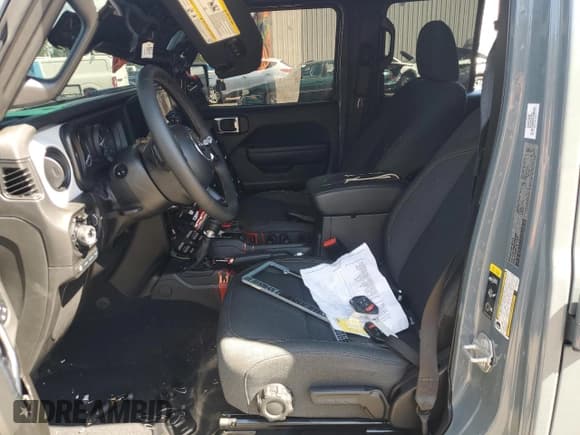 ✅ 2024 Jeep Wrangler Willys • VIN: 1C4RJXN68RW356605 • Лот: 70364545. Опубликован ранее на Copart с пробегом 12 273 миль. Бесплатный доступ к архиву аукционных продаж из США и подробный отчёт об истории автомобиля на DreamBid. Изображение 7.