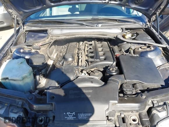 ✅ 2001 BMW 3 Series 330i • VIN: WBAAV53431FJ69457 • Lot: 43905844. Wystawiony na IAAI z przebiegiem 188 613 mil. Bezpłatny archiwum sprzedaży aukcyjnych z USA i szczegółowy raport historii pojazdu na DreamBid. Zdjęcie 10.