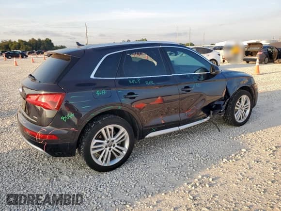 ✅ 2020 Audi Q5 Premium Plus • VIN: WA1BNAFY5L2071596 • Lot: 70526045. Wystawiony na Copart z przebiegiem 52 478 mil. Bezpłatny archiwum sprzedaży aukcyjnych z USA i szczegółowy raport historii pojazdu na DreamBid. Zdjęcie 3.