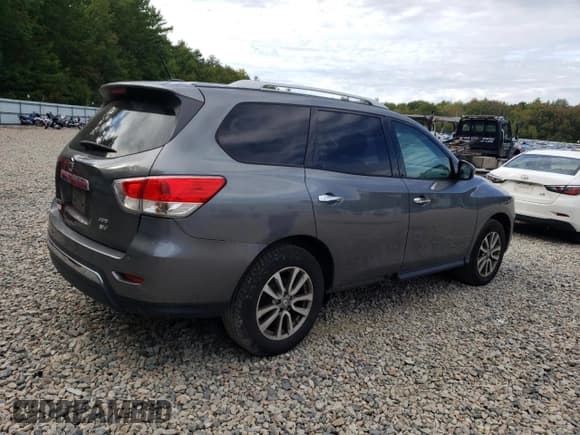 ✅ 2016 Nissan Pathfinder S • VIN: 5N1AR2MM3GC639397 • Lot: 81007675. Listed on Copart with 124,362 mi. Free auction sales archive from the USA and detailed vehicle history report at DreamBid. Image 3.