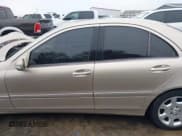 ✅ 2005 Mercedes-Benz C 320 • VIN: WDBRF64J65F576240 • Lot: 41446413. Wystawiony na IAAI z przebiegiem 68 000 mil. Bezpłatny archiwum sprzedaży aukcyjnych z USA i szczegółowy raport historii pojazdu na DreamBid. Zdjęcie 15.