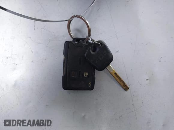 ✅ 2018 Chevrolet Silverado 1500 LT • VIN: 1GCPCREC7JF116128 • Lot: 42902108. Wystawiony na IAAI z przebiegiem 332 831 mil. Bezpłatny archiwum sprzedaży aukcyjnych z USA i szczegółowy raport historii pojazdu na DreamBid. Zdjęcie 11.