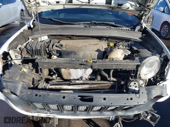 ✅ 2018 Jeep Renegade Altitude • VIN: ZACCJABB5JPH39312 • Lot: 41299852. Wystawiony na IAAI z przebiegiem 81 019 mil. Bezpłatny archiwum sprzedaży aukcyjnych z USA i szczegółowy raport historii pojazdu na DreamBid. Zdjęcie 10.