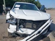 ✅ 2020 Chevrolet Silverado 1500 RST • VIN: 1GCUYEED5LZ191904 • Lot: 42800163. Wystawiony na IAAI z przebiegiem Nie podano. Bezpłatny archiwum sprzedaży aukcyjnych z USA i szczegółowy raport historii pojazdu na DreamBid. Zdjęcie 10.