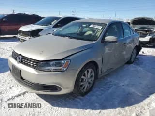 ✅ 2013 Volkswagen Jetta SE • VIN: 3VWDX7AJ8DM232729 • Lot: 45302315. Wystawiony na Copart z przebiegiem 121 938 mil. Bezpłatny archiwum sprzedaży aukcyjnych z USA i szczegółowy raport historii pojazdu na DreamBid. Zdjęcie 1.