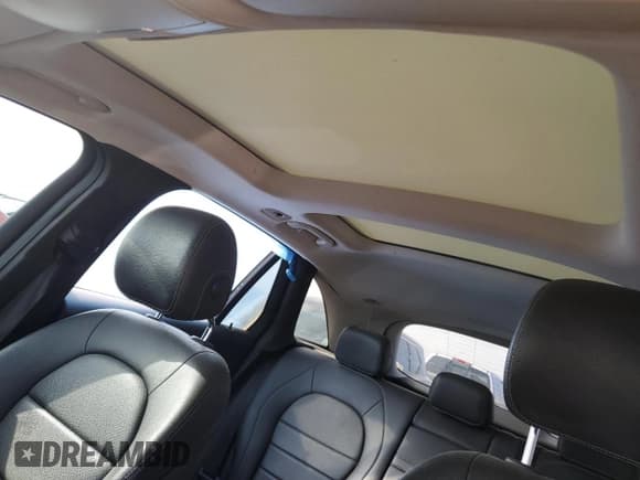 ✅ 2017 Mercedes-Benz GLC 300 • VIN: WDC0G4JB2HF192446 • Лот: 86438685. Опубликован ранее на Copart с пробегом 140 091 миль. Бесплатный доступ к архиву аукционных продаж из США и подробный отчёт об истории автомобиля на DreamBid. Изображение 13.