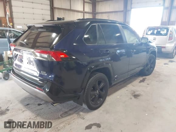 ✅ 2019 Toyota RAV4 Hybrid XSE • VIN: JTMEWRFV1KJ013364 • Lot: 43530245. Listed on IAAI with 109,550 mi. Free auction sales archive from the USA and detailed vehicle history report at DreamBid. Image 4.