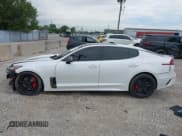 ✅ 2018 Kia Stinger GT1 • VIN: KNAE45LC6J6030287 • Lot: 42342497. Wystawiony na IAAI z przebiegiem 84 944 mil. Bezpłatny archiwum sprzedaży aukcyjnych z USA i szczegółowy raport historii pojazdu na DreamBid. Zdjęcie 14.