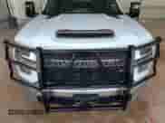 2021 Chevrolet Silverado 2500HD LT z VIN 1GC1YNE7XMF292436, wystawiony jako Copart lot #84264044 z przebiegiem 111 721 mil mil oraz Czysty tytuł • Clean title. Historia ofert i sprzedaży dostępna na DreamBid. Obrazek 11.