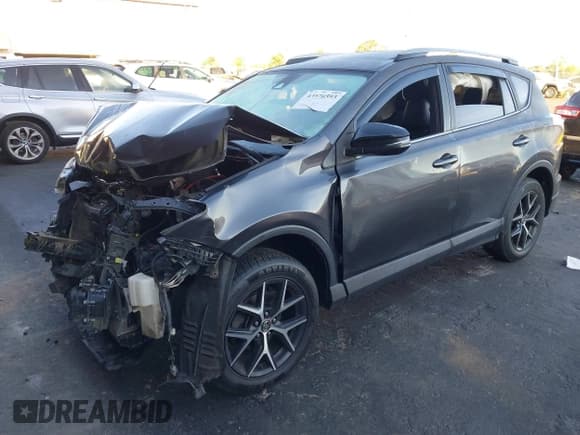 ✅ 2018 Toyota RAV4 SE • VIN: JTMNFREVXJJ723007 • Лот: 43576593. Опубликован ранее на IAAI с пробегом 213 811 миль. Бесплатный доступ к архиву аукционных продаж из США и подробный отчёт об истории автомобиля на DreamBid. Изображение 2.