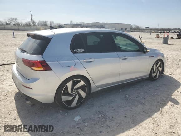 ✅ 2022 Volkswagen Golf GTI SE • VIN: WVWL87CD8NW142954 • Lot: 47243685. Wystawiony na Copart z przebiegiem 25 103 mil. Bezpłatny archiwum sprzedaży aukcyjnych z USA i szczegółowy raport historii pojazdu na DreamBid. Zdjęcie 3.