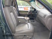 ✅ 2002 Ford Explorer Eddie Bauer • VIN: 1FMDU74E32ZB28117 • Lot: 42095761. Wystawiony na IAAI z przebiegiem 125 946 mil. Bezpłatny archiwum sprzedaży aukcyjnych z USA i szczegółowy raport historii pojazdu na DreamBid. Zdjęcie 5.