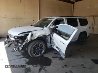 ✅ 2022 Jeep Wagoneer Series III • VIN: 1C4SJVDT2NS105108 • Lot: 57293563. Wystawiony na Copart z przebiegiem 22 180 mil. Bezpłatny archiwum sprzedaży aukcyjnych z USA i szczegółowy raport historii pojazdu na DreamBid. Zdjęcie 1.