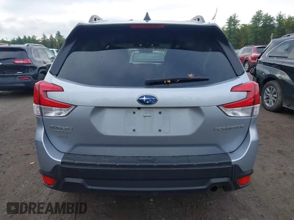 ✅ 2024 Subaru Forester Premium • VIN: JF2SKACCXRH472060 • Lot: 43450416. Listed on IAAI with 16,227 mi. Free auction sales archive from the USA and detailed vehicle history report at DreamBid. Image 17.