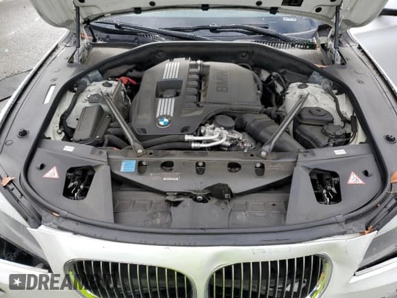 ✅ 2011 BMW 7 Series 740Li • VIN: WBAKB4C5XBC574864 • Лот: 82407465. Опубликован ранее на Copart с пробегом 94 211 миль. Бесплатный доступ к архиву аукционных продаж из США и подробный отчёт об истории автомобиля на DreamBid. Изображение 11.