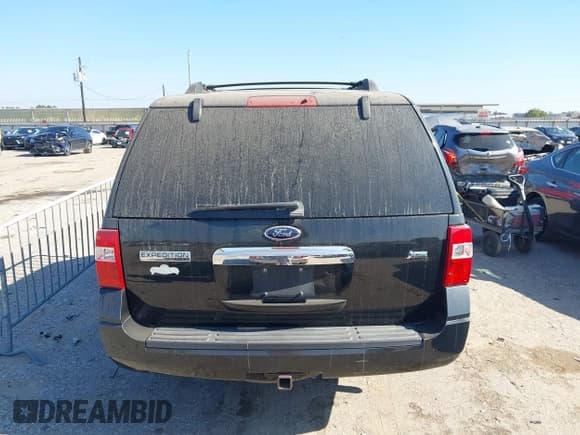 ✅ 2014 Ford Expedition Limited • VIN: 1FMJU1K54EEF07061 • Lot: 43894714. Listed on IAAI with 235,789 mi. Free auction sales archive from the USA and detailed vehicle history report at DreamBid. Image 16.