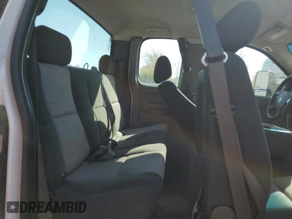 ✅ 2008 Chevrolet Silverado 2500HD 1LT • VIN: 1GCHK29628E168494 • Lot: 74758954. Wystawiony na Copart z przebiegiem 367 825 mil. Bezpłatny archiwum sprzedaży aukcyjnych z USA i szczegółowy raport historii pojazdu na DreamBid. Zdjęcie 10.