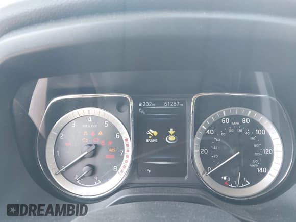 ✅ 2018 Nissan Titan S • VIN: 1N6AA1E54JN551139 • Lot: 42443654. Wystawiony na IAAI z przebiegiem 61 287 mil. Bezpłatny archiwum sprzedaży aukcyjnych z USA i szczegółowy raport historii pojazdu na DreamBid. Zdjęcie 7.