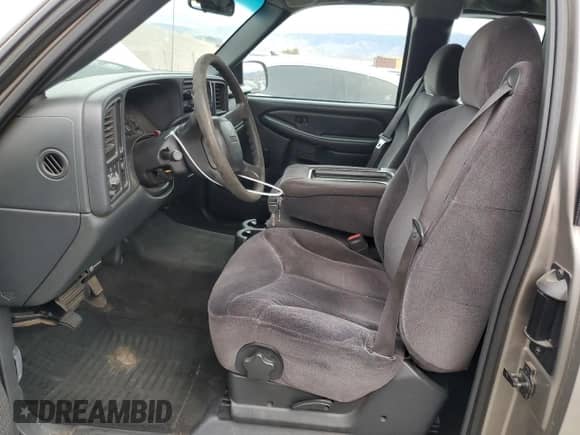 2001 GMC Sierra 1500 SLE1 with VIN 1GTEC19V41Z321666, listed as a Copart auction lot 82470244 with 220,830 mi miles and Clean title. Bid and sale history available at DreamBid. Image 7.