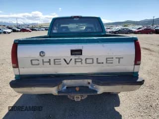 ✅ 1994 Chevrolet Silverado 2500 • VIN: 2GCFK29K0R1183860 • Lot: 57499835. Wystawiony na Copart z przebiegiem 260 302 mil. Bezpłatny archiwum sprzedaży aukcyjnych z USA i szczegółowy raport historii pojazdu na DreamBid. Zdjęcie 6.