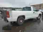 2002 Chevrolet Silverado 1500 z VIN 1GCEC14W12Z185739, wystawiony jako Copart lot #71419234 z przebiegiem 131 034 mil mil oraz Czysty tytuł • Clean title. Historia ofert i sprzedaży dostępna na DreamBid. Obrazek 3.