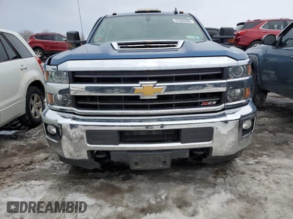 ✅ 2018 Chevrolet Silverado 2500HD LT • VIN: 1GC1KVEG8JF190582 • Lot: 47022945. Wystawiony na Copart z przebiegiem 220 138 mil. Bezpłatny archiwum sprzedaży aukcyjnych z USA i szczegółowy raport historii pojazdu na DreamBid. Zdjęcie 5.
