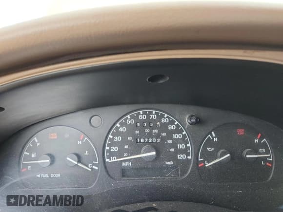 ✅ 1999 Ford Ranger XL • VIN: 1FTYR14V0XPB55914 • Lot: 85589385. Wystawiony na Copart z przebiegiem 187 232 mil. Bezpłatny archiwum sprzedaży aukcyjnych z USA i szczegółowy raport historii pojazdu na DreamBid. Zdjęcie 9.