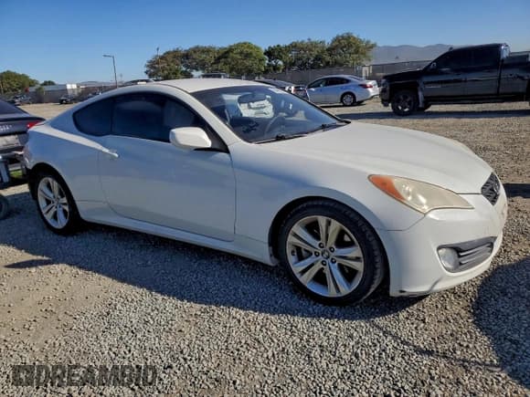 ✅ 2010 Hyundai Genesis Coupe Track • VIN: KMHHU6KH7AU006848 • Lot: 96496455. Listed on Copart with 106,297 mi. Free auction sales archive from the USA and detailed vehicle history report at DreamBid. Image 4.