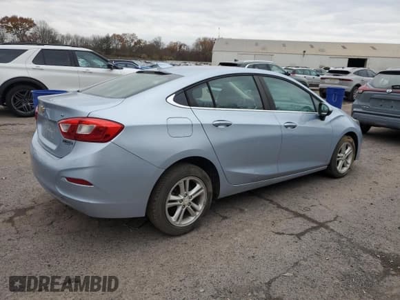 ✅ 2017 Chevrolet Cruze LT • VIN: 1G1BE5SM6H7129248 • Lot: 92578365. Wystawiony na Copart z przebiegiem 123 386 mil. Bezpłatny archiwum sprzedaży aukcyjnych z USA i szczegółowy raport historii pojazdu na DreamBid. Zdjęcie 3.